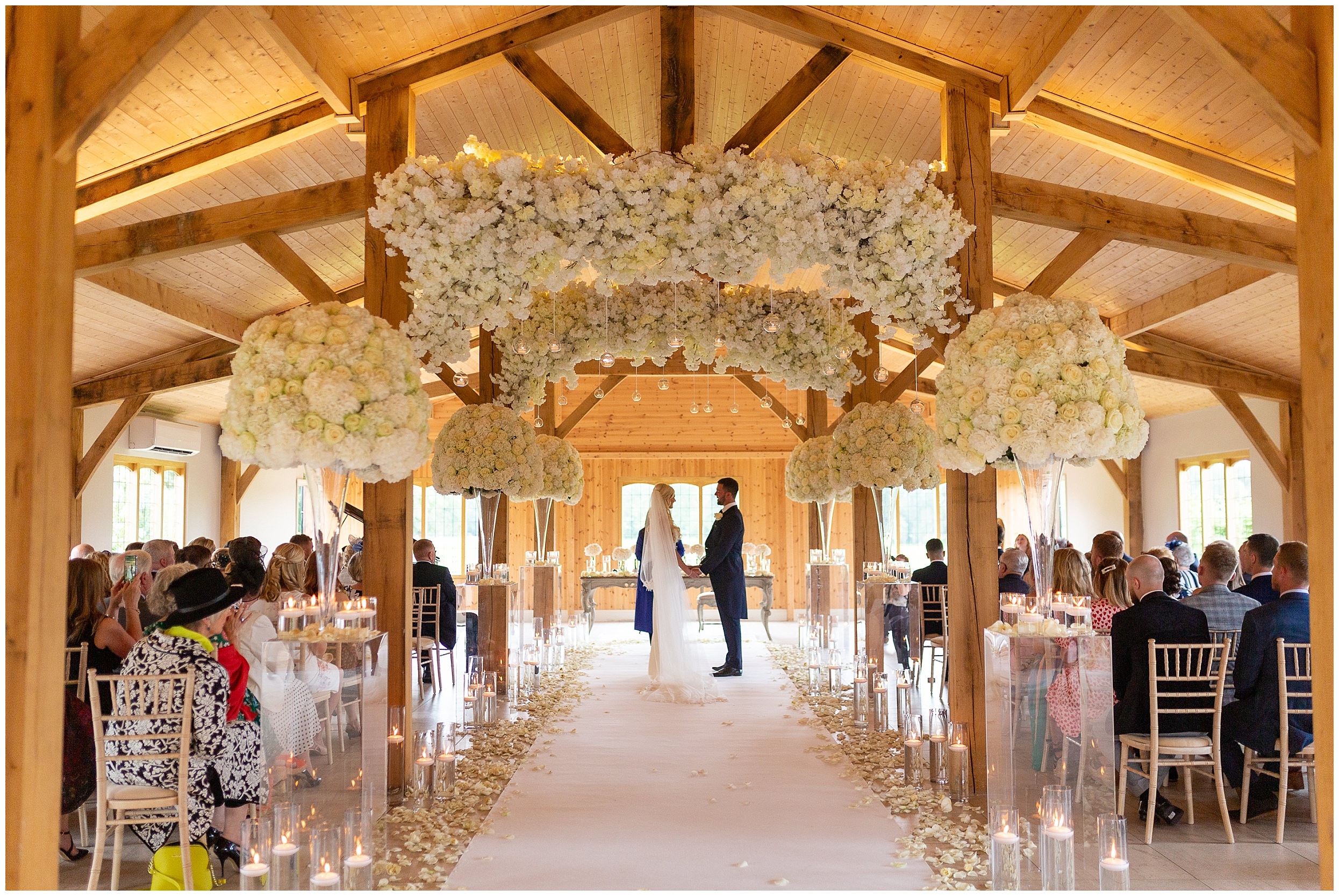 Floral arches at Merrydale Manor