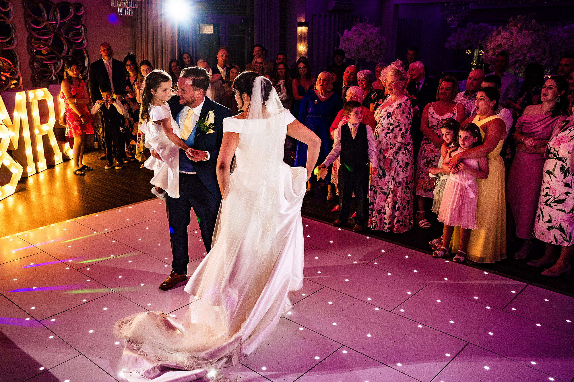 A second first dance with their two little girls, Merrydale Manor wedding photographer